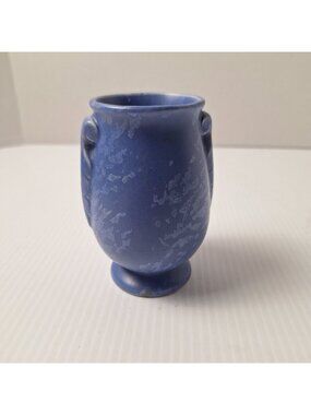 VINTAGE BRUSH MCCOY BLUE MOTTLED VELLUM FAWN EAR HANDLE POTTERY VASE URN 4"